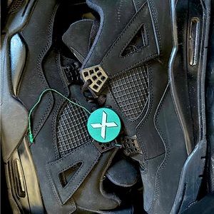 Jordan 4 “black cats”